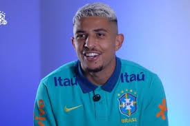 Dodô – Bek Kiri Berbakat yang Membawa Ancaman di Lini Pertahanan dan Serangan Klub Eropa dan Tim Nasional Brasil